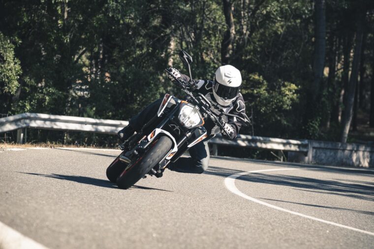 KTM-890-Duke-R-2020-prueba-6
