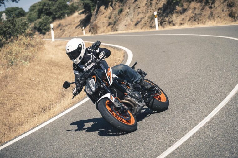 KTM-890-Duke-R-2020-prueba-8