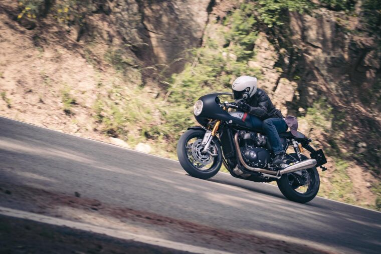 Triumph Thruxton RS 2020 Accion - 12