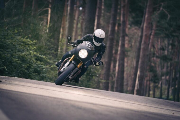 Triumph Thruxton RS 2020 Accion - 2