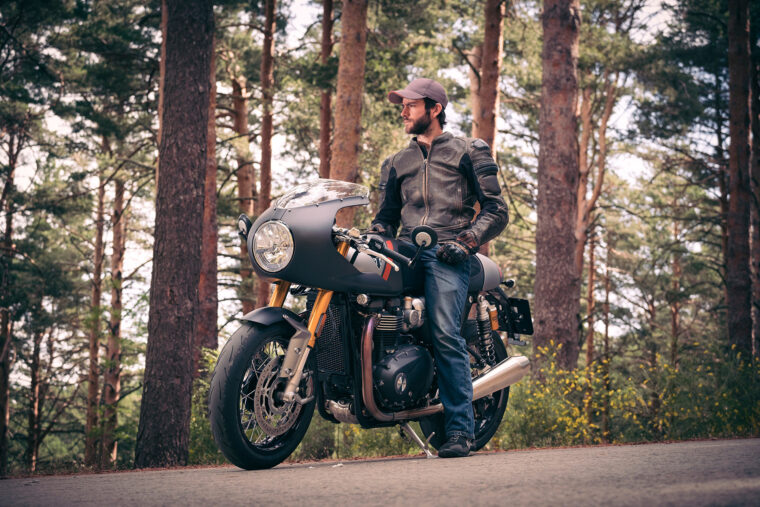 Triumph-Thruxton-RS-2020-detalles-2