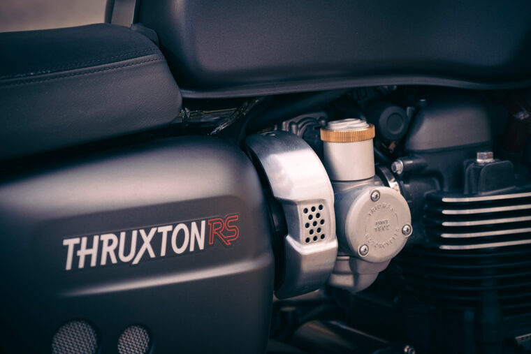 Triumph-Thruxton-RS-2020-detalles-21
