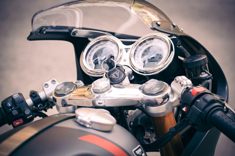 Triumph-Thruxton-RS-2020-detalles-27