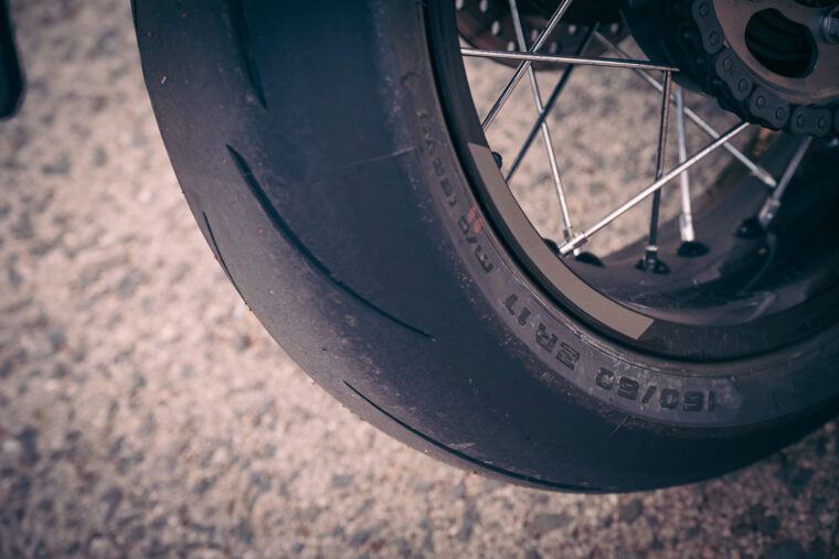 Triumph-Thruxton-RS-2020-detalles-34