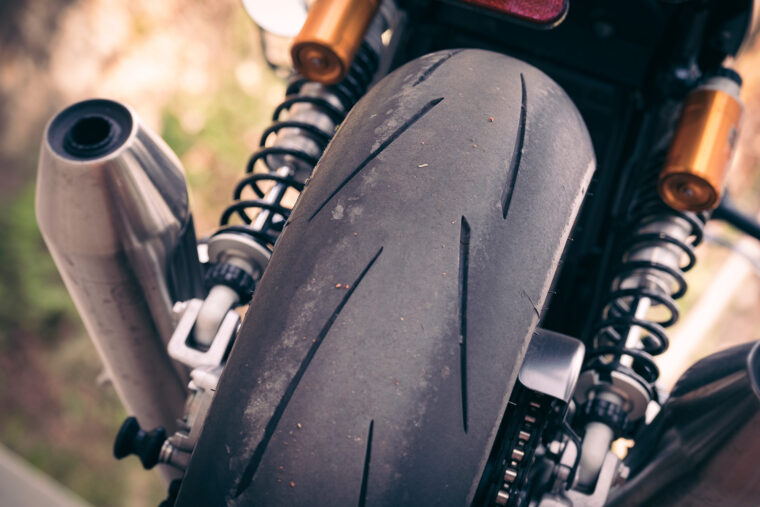 Triumph-Thruxton-RS-2020-detalles-38
