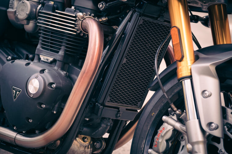 Triumph-Thruxton-RS-2020-detalles-42