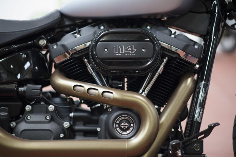 Harley-Davidson-Softail-Fat-Bob-114-detalles-12