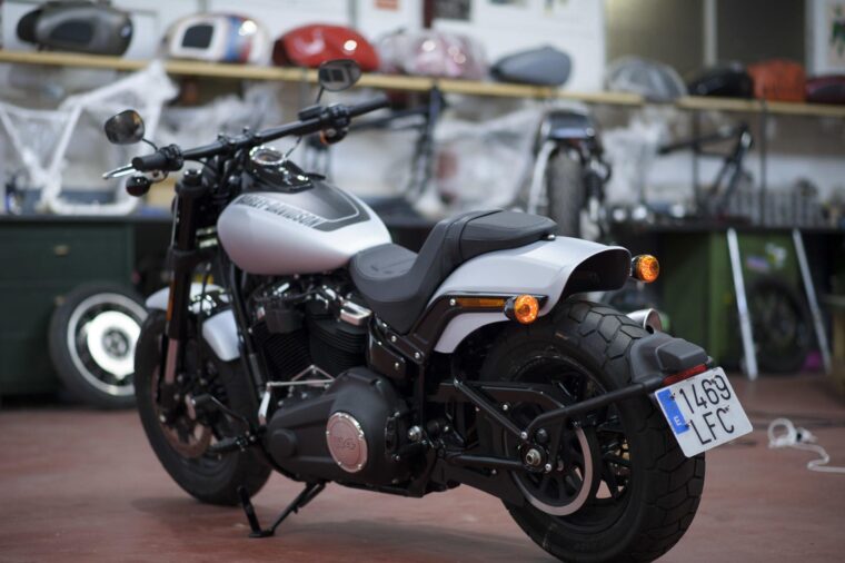 Harley-Davidson-Softail-Fat-Bob-114-detalles-23
