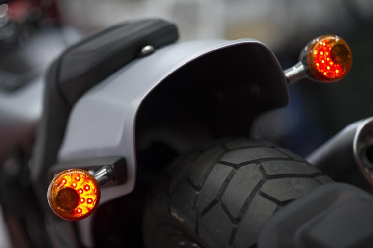 Harley-Davidson-Softail-Fat-Bob-114-detalles-25