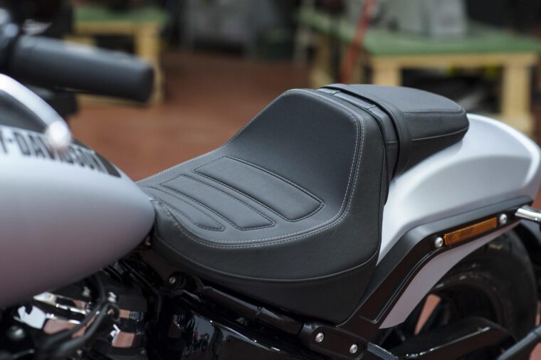 Harley-Davidson-Softail-Fat-Bob-114-detalles-27