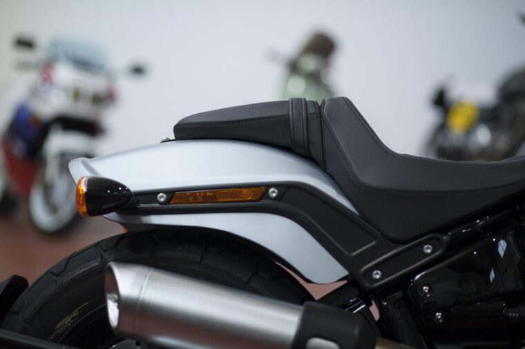 Harley-Davidson-Softail-Fat-Bob-114-detalles-32