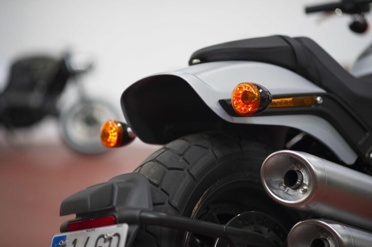 Harley-Davidson-Softail-Fat-Bob-114-detalles-34