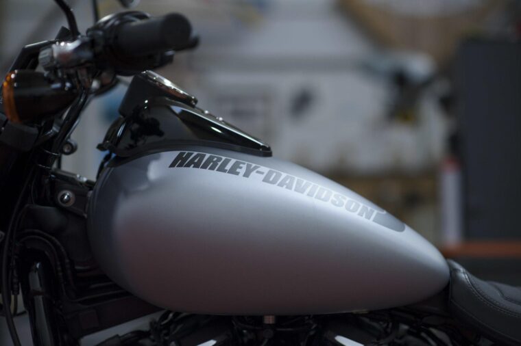 Harley-Davidson-Softail-Fat-Bob-114-detalles-35