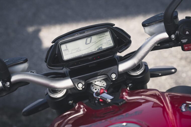 MV-Agusta-Brutale-800-A2-2020-detalles-13