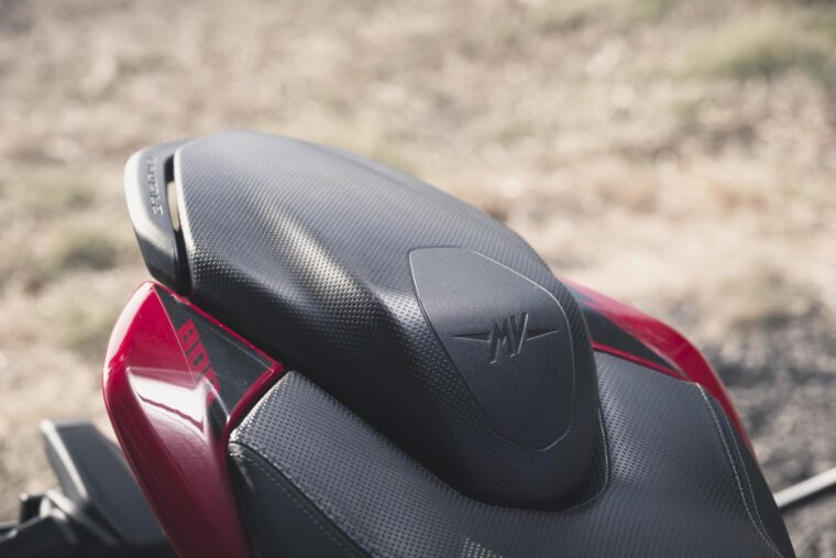 MV-Agusta-Brutale-800-A2-2020-detalles-17