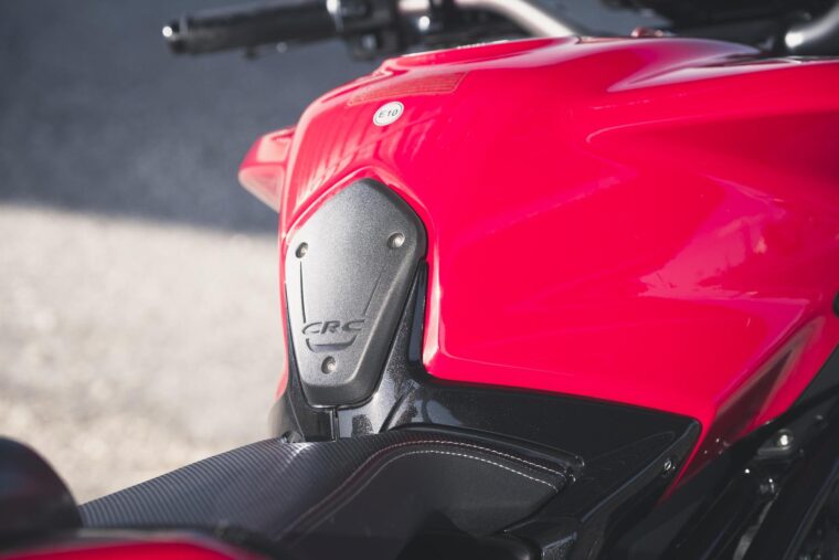 MV-Agusta-Brutale-800-A2-2020-detalles-19