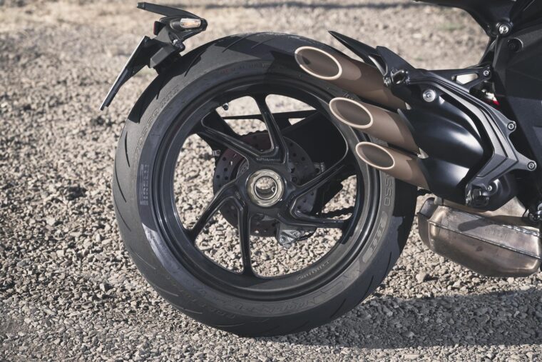 MV-Agusta-Brutale-800-A2-2020-detalles-9