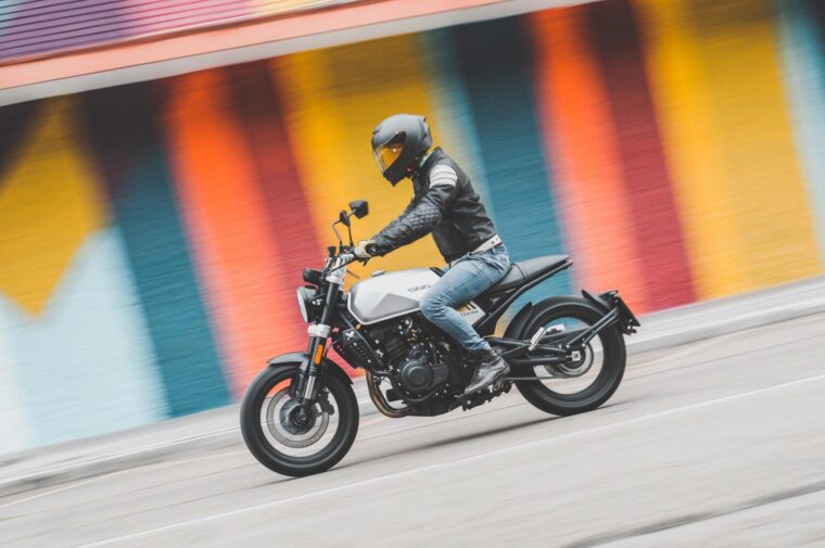 Brixton-Crossfire-500-2020-pruebaMBK (5)