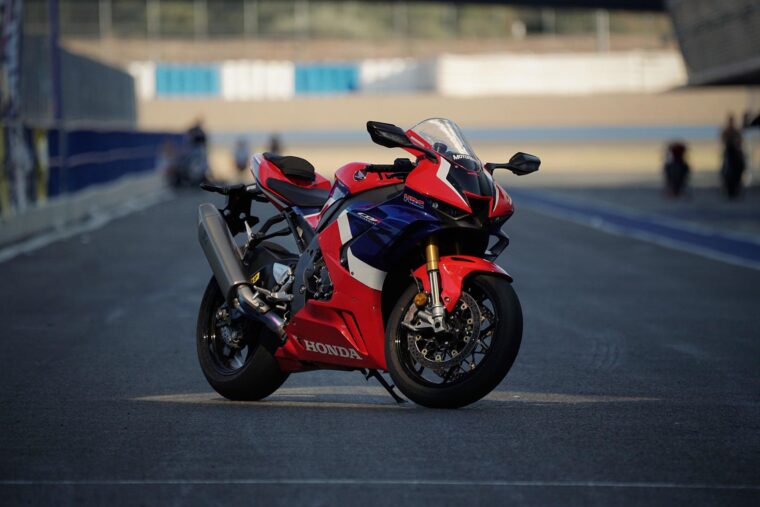 Dunlop-GP-Racer-D212-slick-prueba-2