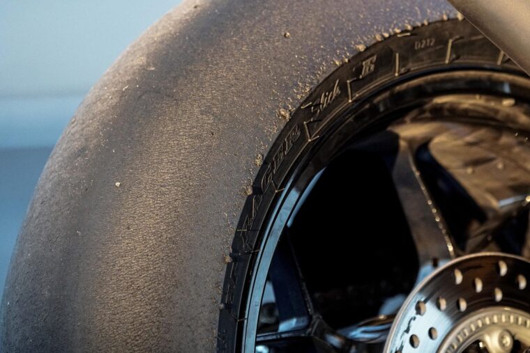 Dunlop-GP-Racer-D212-slick-prueba-20