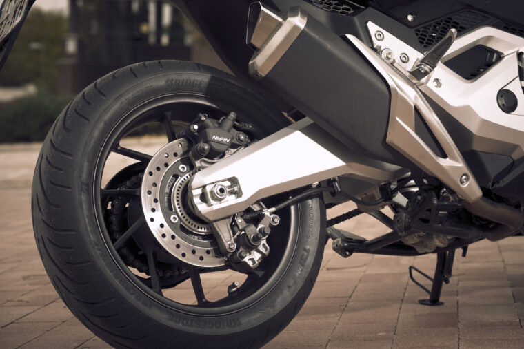 Honda-Forza-750-2021-detalles-1