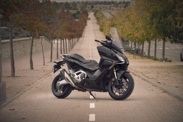 Prueba Honda Forza 750 2021: Scooter premium con cambio "manual" 39 Honda Forza 750 2021 detalles 14