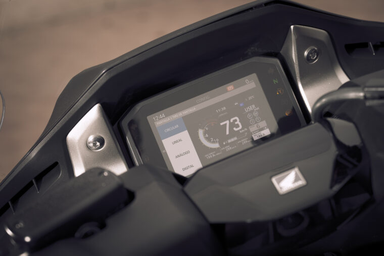 Honda-Forza-750-2021-detalles-18