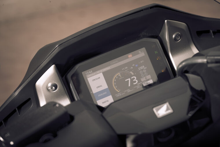 Honda-Forza-750-2021-detalles-20