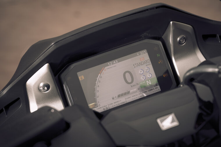 Honda-Forza-750-2021-detalles-21