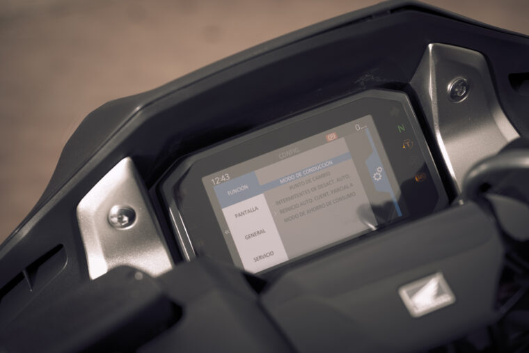 Honda-Forza-750-2021-detalles-22