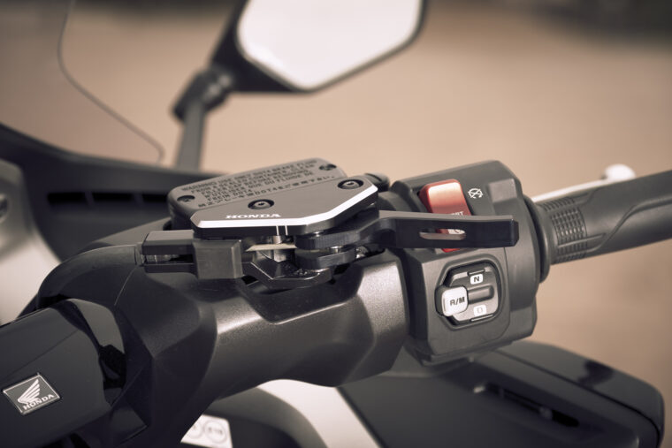 Honda-Forza-750-2021-detalles-23