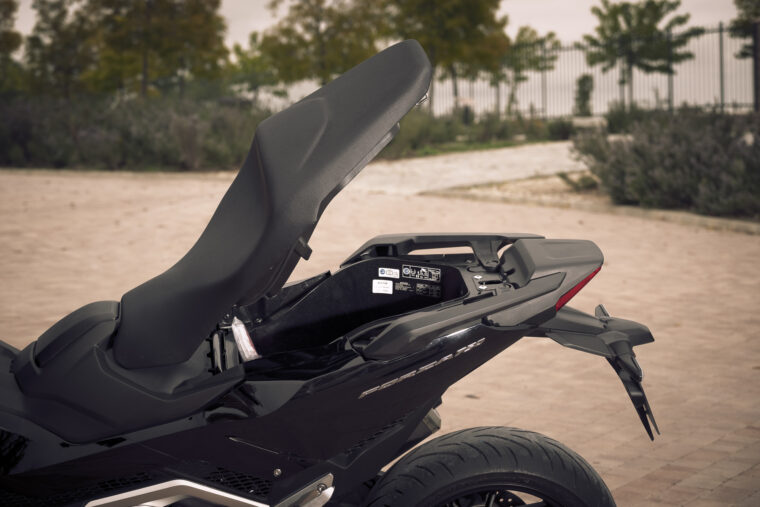 Honda-Forza-750-2021-detalles-26
