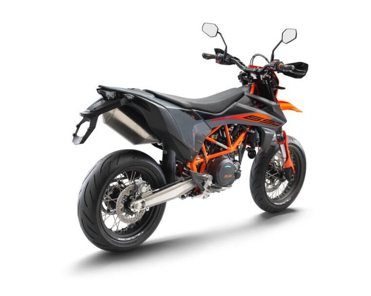 KTM 690 SMC R 2021 5 KTM 690 SMC R 2021 tres cuartos