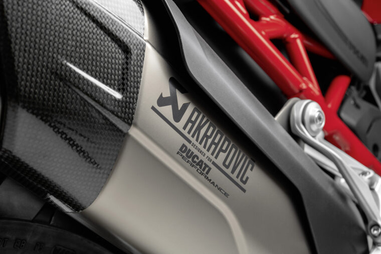 Ducati Multistrada V4 2021: Accesorios Akrapovic para resaltar su lado 'sport' 5 Ducati Multistrada V4 2021 Akrapovic (6)