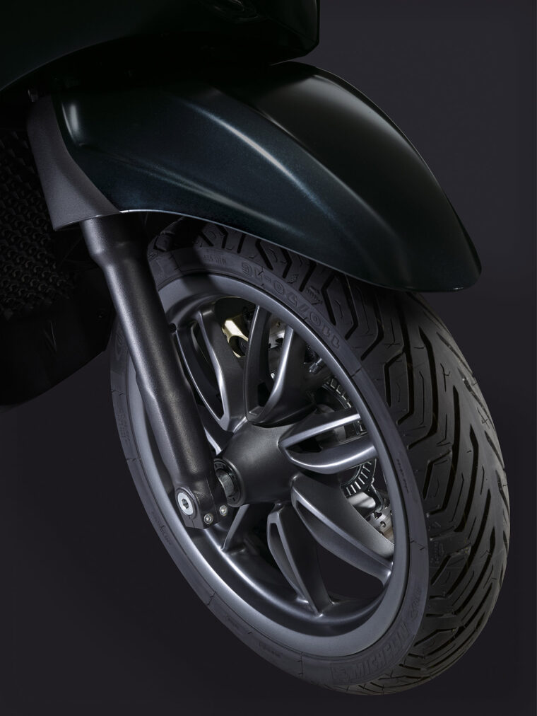 Piaggio-Beverly-300-2021 (12)