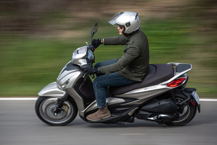 Piaggio-Beverly-300-2021-dinamicas (1)