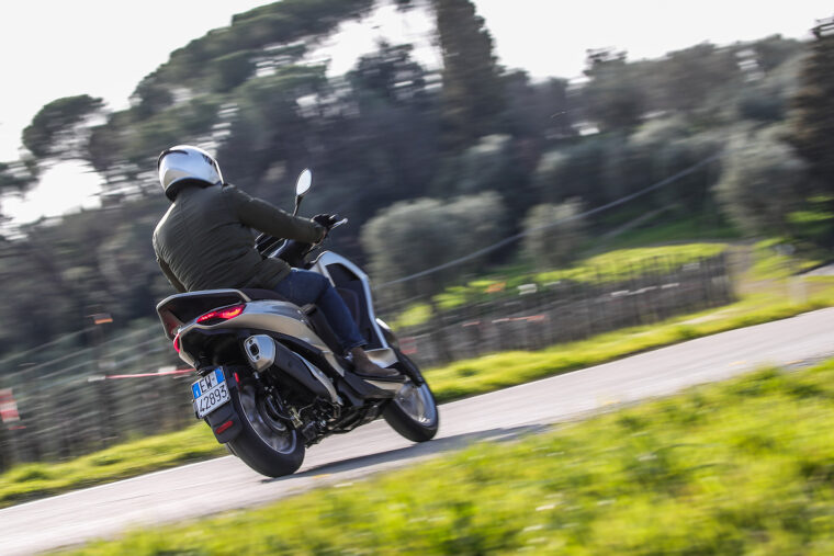 Piaggio-Beverly-300-2021-dinamicas (17)