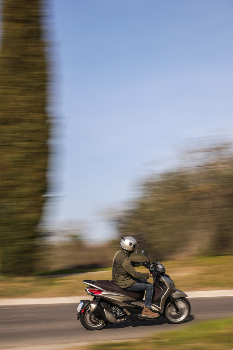 Piaggio-Beverly-300-2021-dinamicas (20)