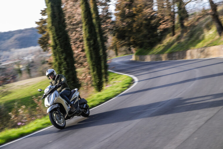 Piaggio-Beverly-300-2021-dinamicas (22)