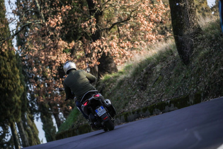 Piaggio-Beverly-300-2021-dinamicas (24)