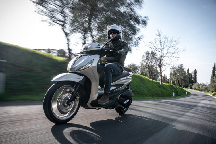 Piaggio-Beverly-300-2021-dinamicas (7)