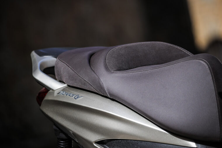 Piaggio-Beverly-300-2021-estaticas (33)