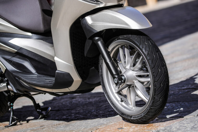 Piaggio-Beverly-300-2021-estaticas (35)