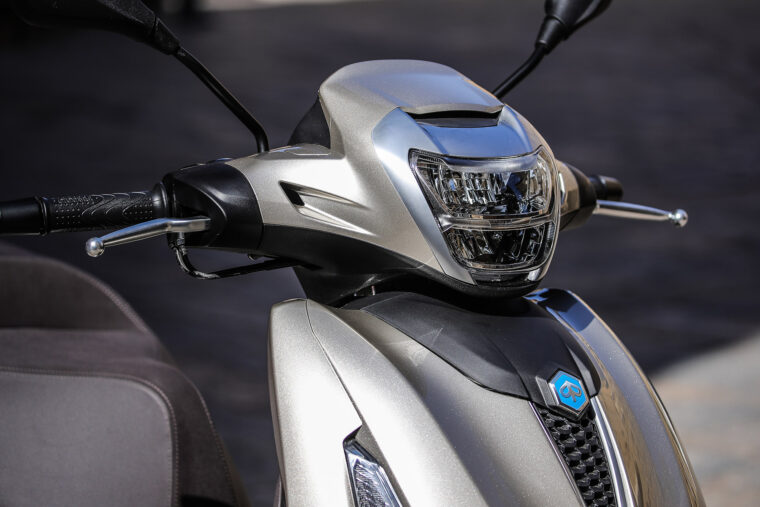 Piaggio-Beverly-300-2021-estaticas (36)