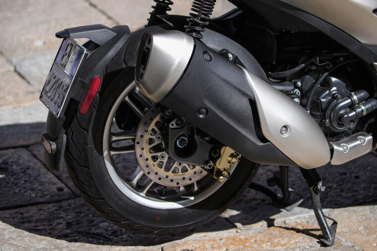 Piaggio-Beverly-300-2021-estaticas (39)