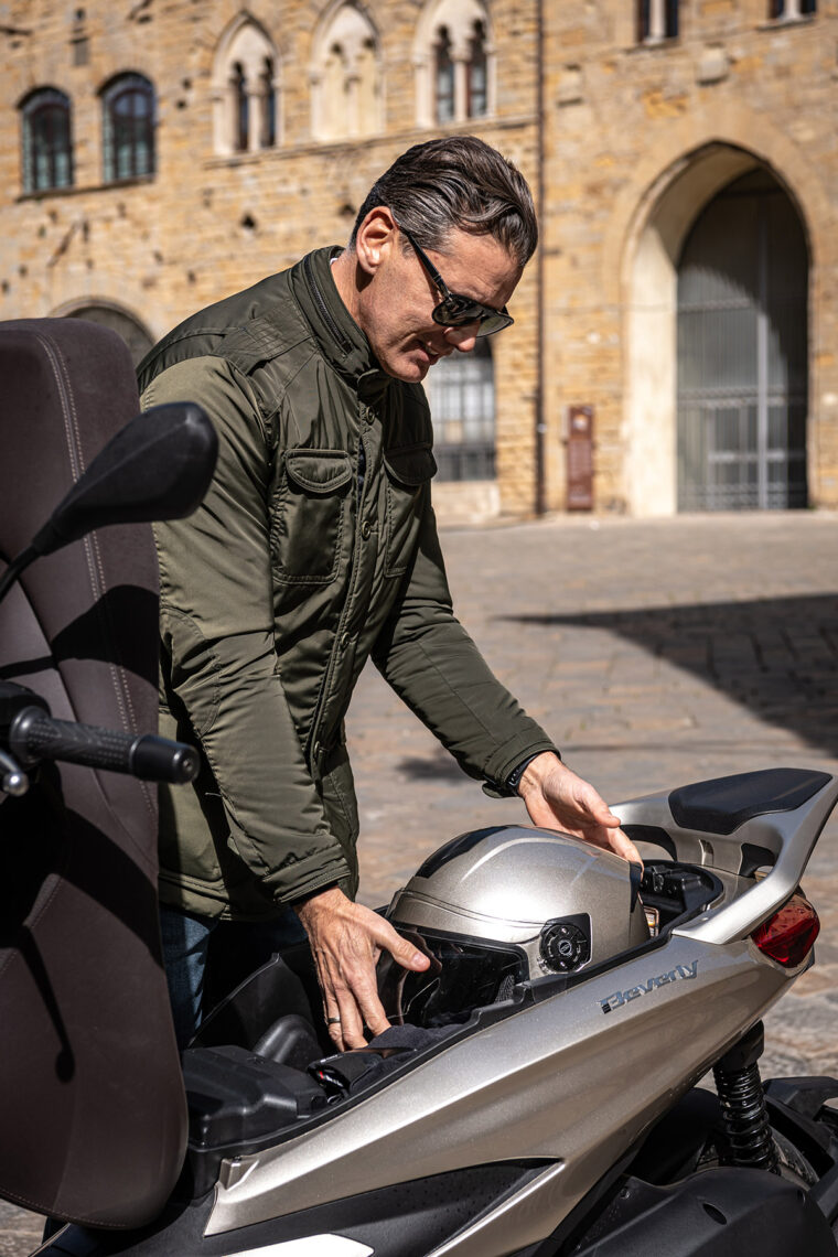 Piaggio-Beverly-300-2021-estaticas (6)