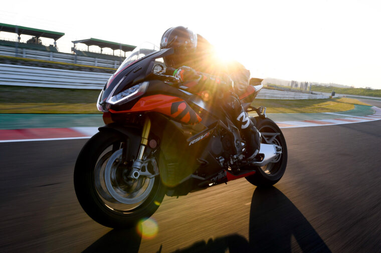 Aprilia RSV4 Factory 2021 Max Biaggi (1)