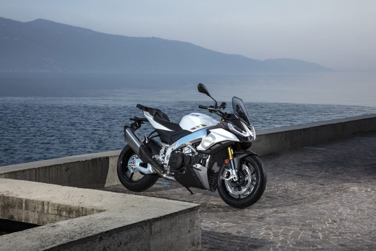 Aprilia-Tuono-V4-2021-estaticas (1)