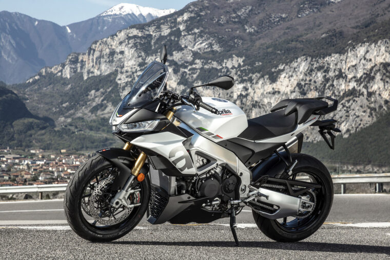 Aprilia-Tuono-V4-2021-estaticas (10)