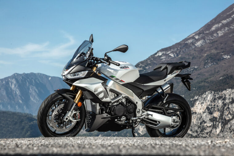 Aprilia-Tuono-V4-2021-estaticas (19)